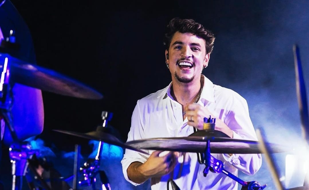 Gah Bernardes se apresenta no Vibezinha neste final de semana