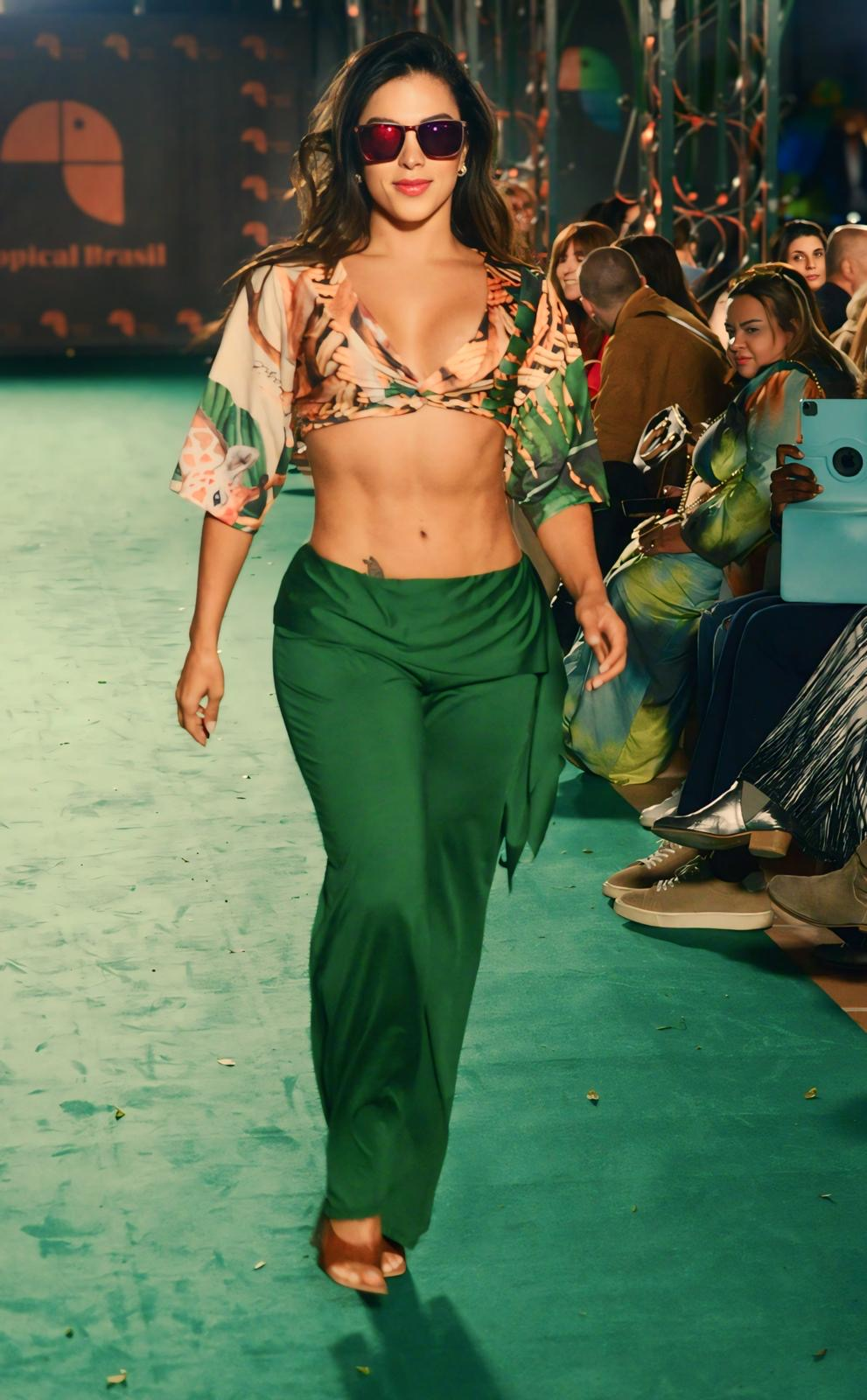 Gaby Fontenelle desfila em Portugal para apresentar nova coleção da Tropical Brasil