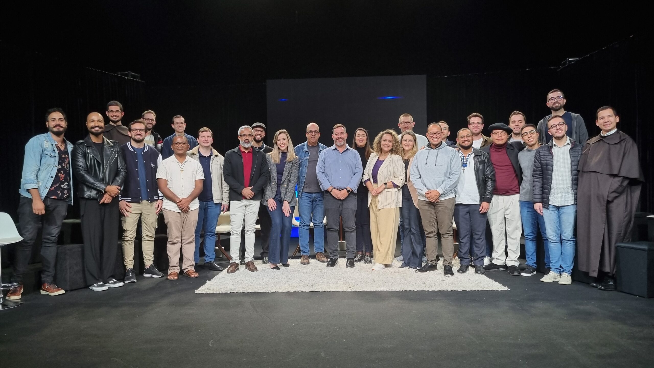 Programa Diálogos exibe especial com plateia interativa na TV Aparecida