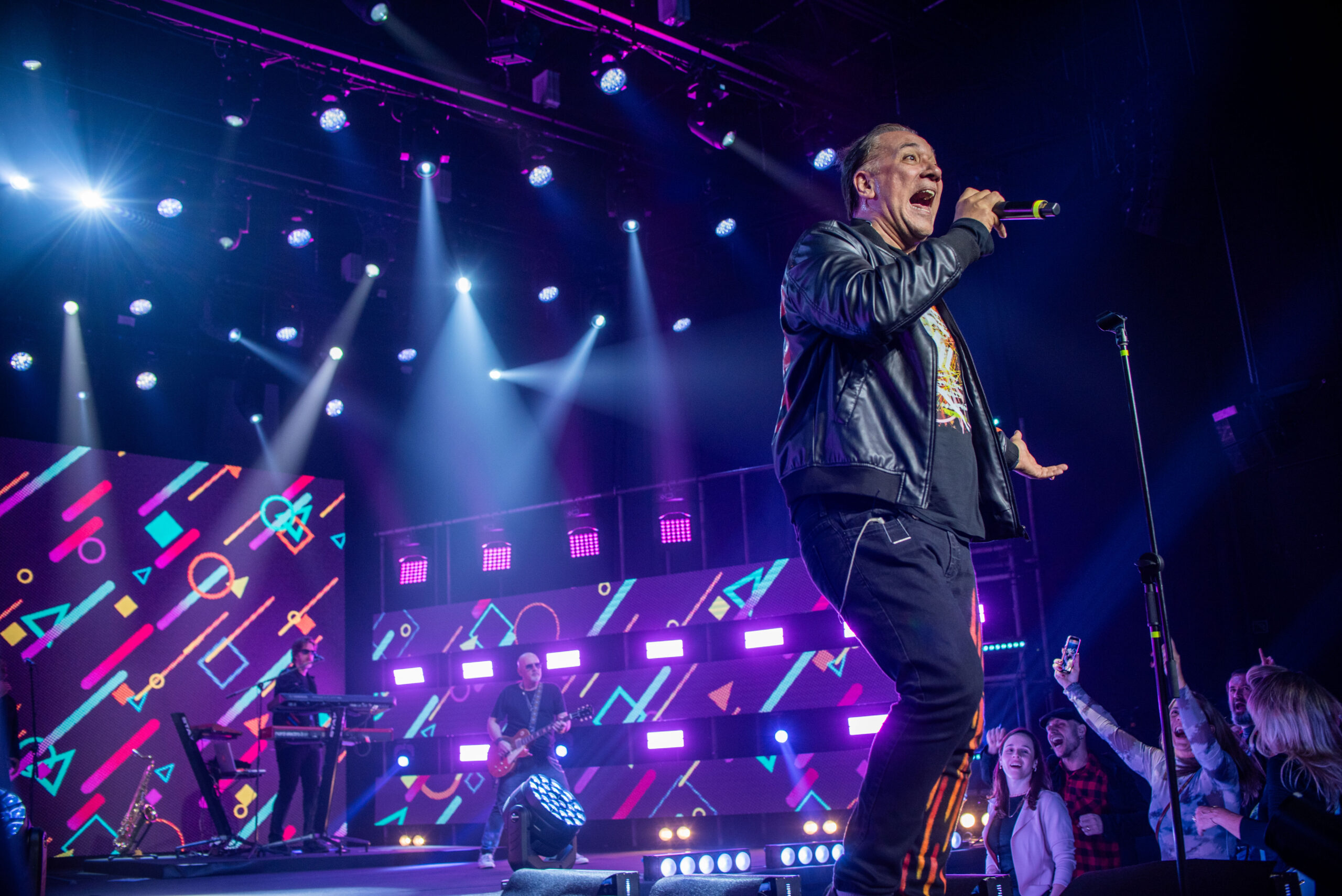 Show da banda Biquíni abre a festa de aniversário da TV Aparecida