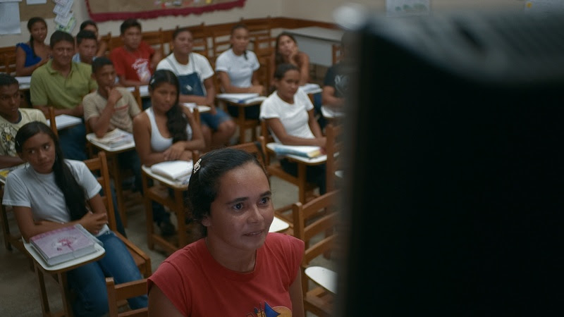COM PARTICIPAÇÃO DE RICARDO ABRAMOVAY, DOCUMENTÁRIO DEBATE OS DESAFIOS DO SISTEMA EDUCACIONAL NA AMAZÔNIA