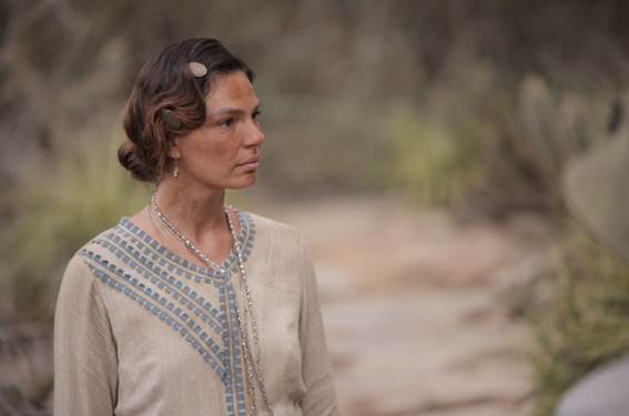 Pessoa posando para fotoO conteúdo gerado por IA pode estar incorreto.