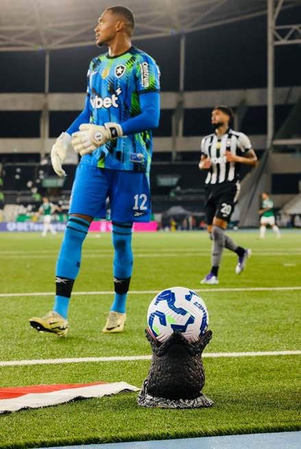 Jogador de futebol no campoO conteúdo gerado por IA pode estar incorreto.