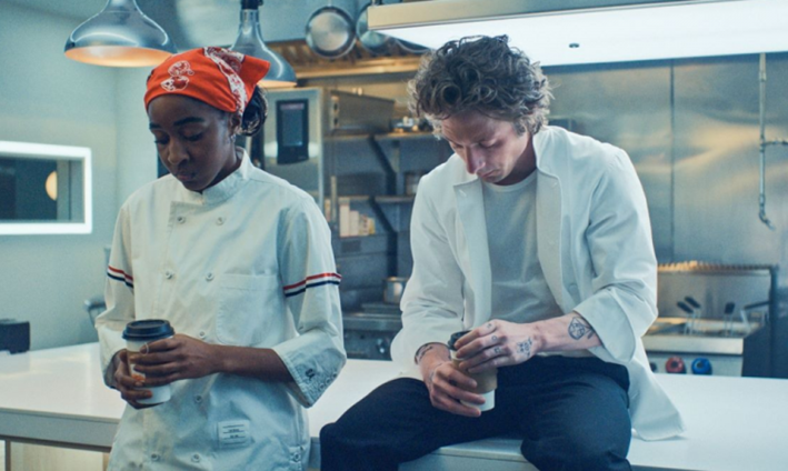 Homem com uniforme de cozinhaO conteúdo gerado por IA pode estar incorreto.