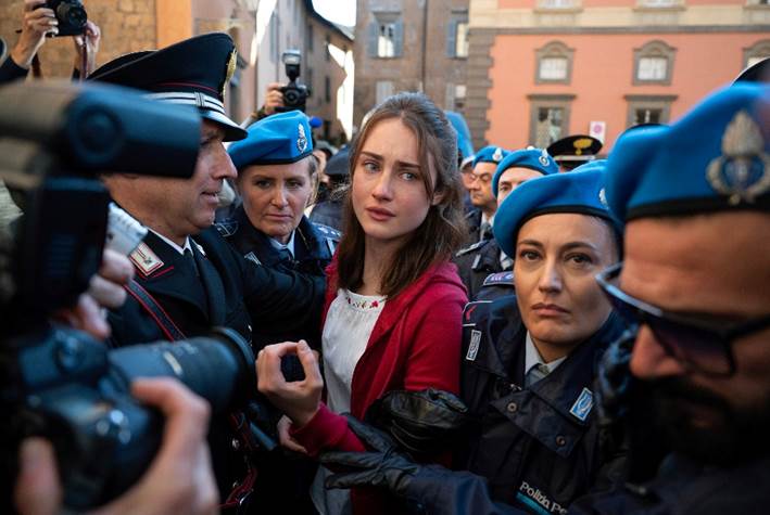 Pessoas com uniforme e capaceteO conteúdo gerado por IA pode estar incorreto.