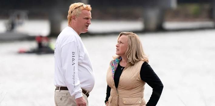 Homem com as mãos na cinturaO conteúdo gerado por IA pode estar incorreto.