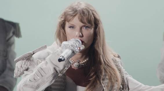 A ERA DA LOIRINHA: CONFIRA FILMES E SÉRIES DE TAYLOR SWIFT PARA CURTIR NO DISNEY+ 