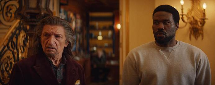 Homem olhando para o ladoO conteúdo gerado por IA pode estar incorreto.