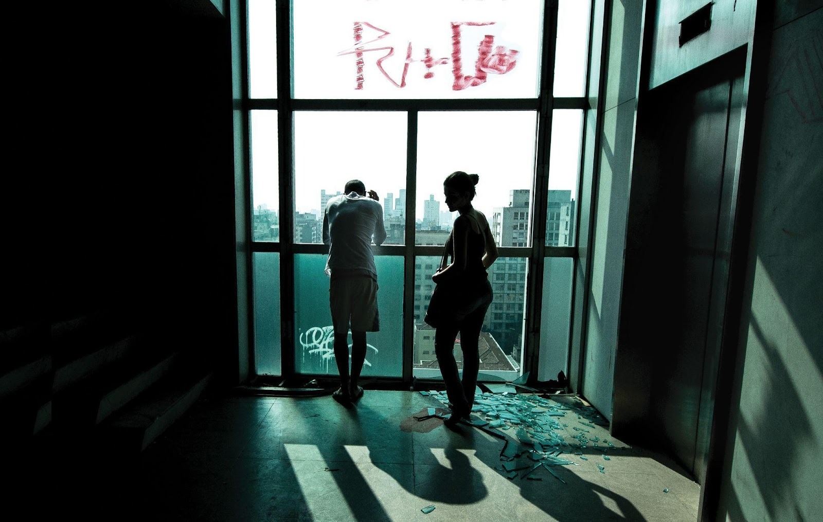 ​’Pele de Vidro’: premiado documentário de Denise Zmekhol estreia nos cinemas brasileiros