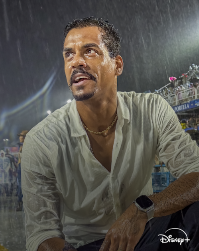 Homem com camiseta brancaO conteúdo gerado por IA pode estar incorreto.