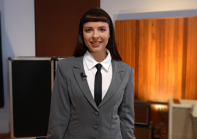 Julia Mestre apresenta versões inéditas de Maravilhosamente Bem na série O Novo Sempre Vem