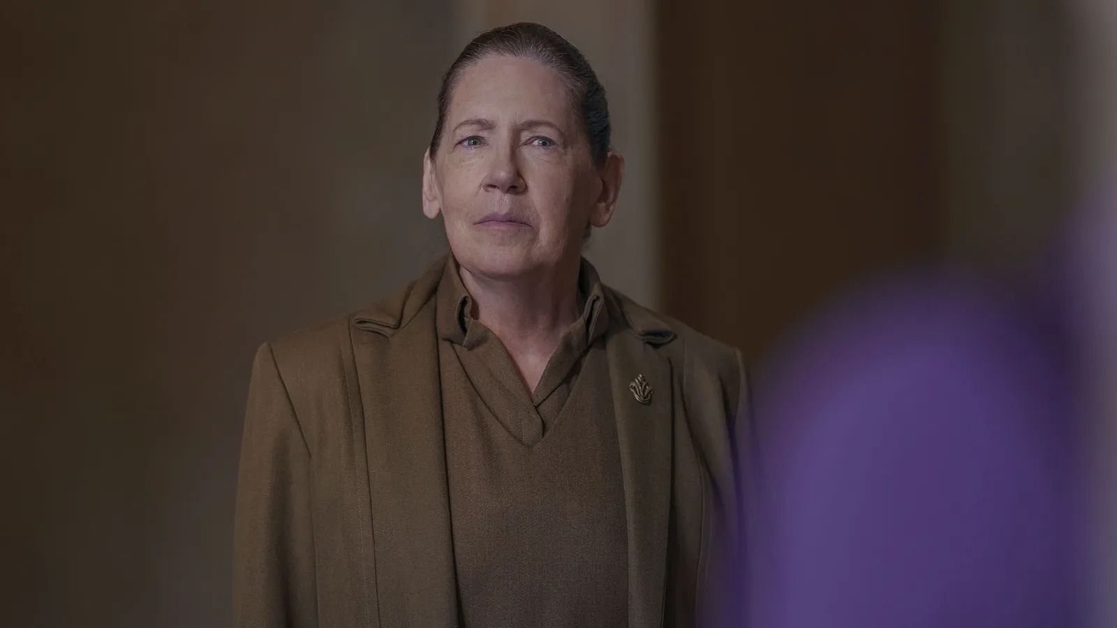 ​COM UMA HISTÓRIA TOTALMENTE INDEPENDENTE, OS TESTAMENTOS: DAS FILHAS DE GILEAD EXPLORA UM NOVO OLHAR SOBRE O UNIVERSO DE THE HANDMAID’S TALE